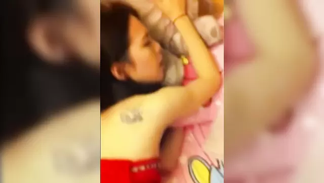 דופק לי את הזין עמוק בכוס השעיר שלי, קירגיזסטן