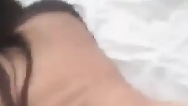 یه قرقیزستانی خوش هیکل کسش رو با کیر شوهرش حسابی باز می کنه.